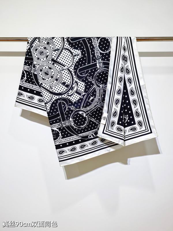 Hermes silk scarf 90X90cm E48 (42)