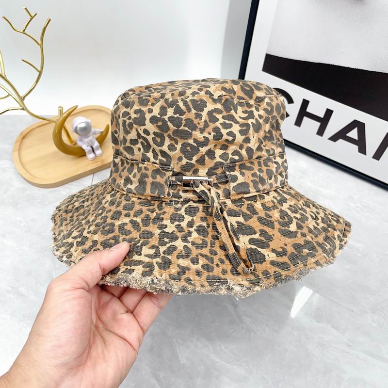 JacQuemus hat dx (12)