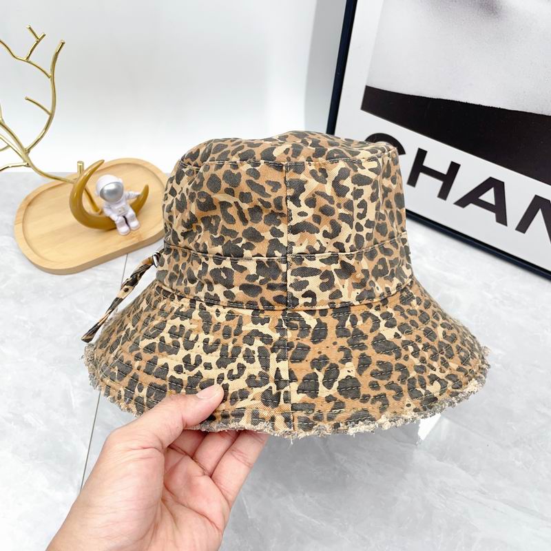 JacQuemus hat dx (13)