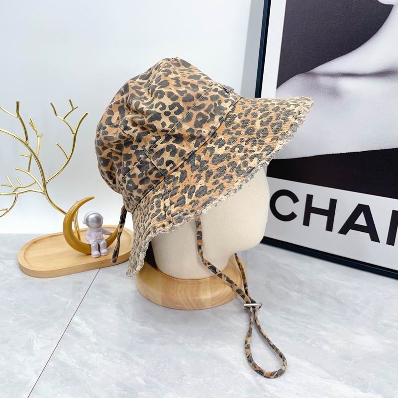 JacQuemus hat dx (16)