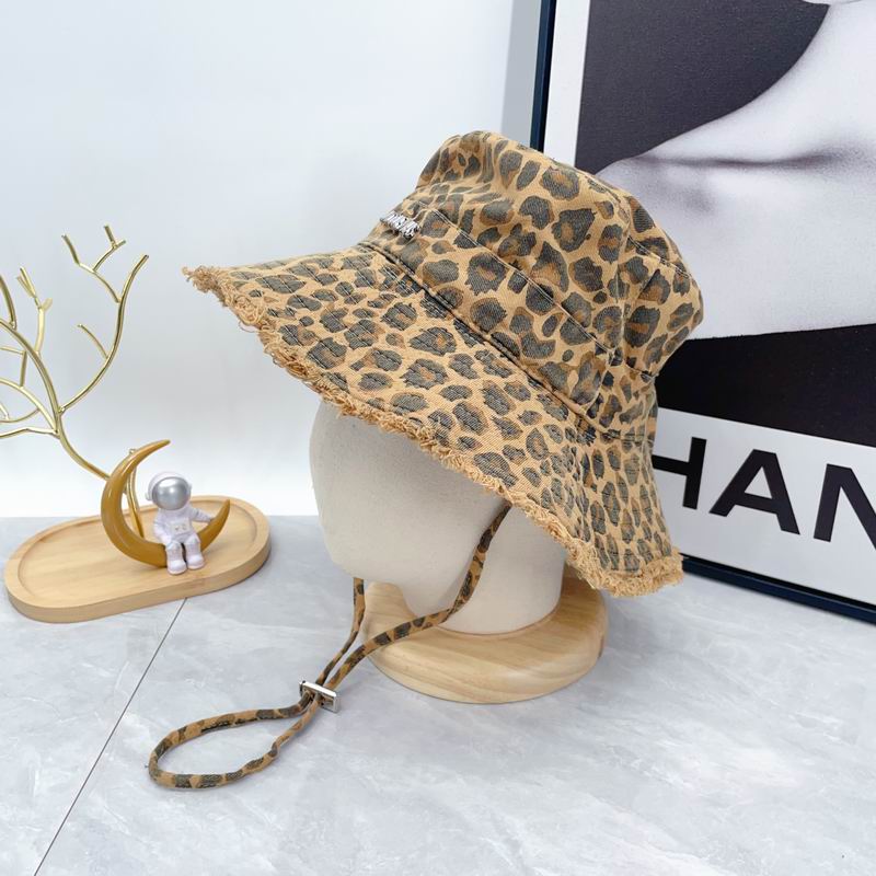 JacQuemus hat dx (7)