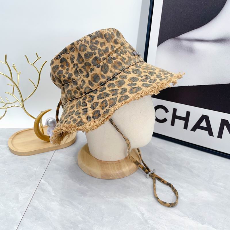 JacQuemus hat dx (8)