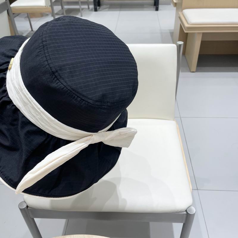 LV  hat 77 (2)