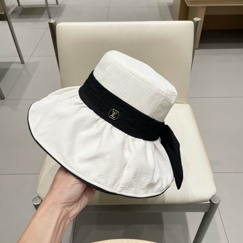 LV  hat 77 (23)