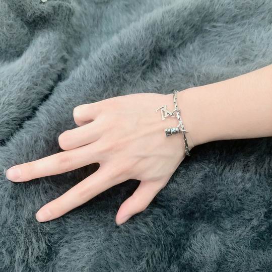 LV Bracelet 01lyh1006 (5)