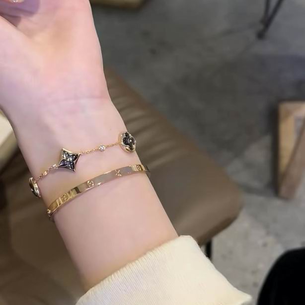 LV Bracelet 01lyh1011 (8)