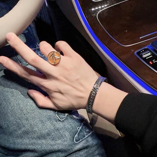 LV Bracelet 12lyh926 (8)