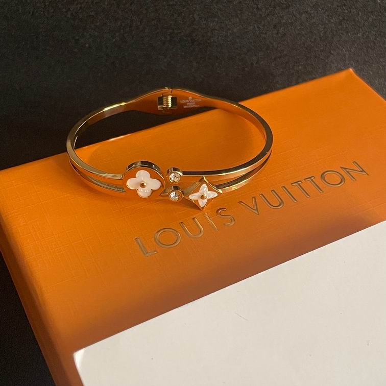 LV Bracelet 12lyh944 (1)