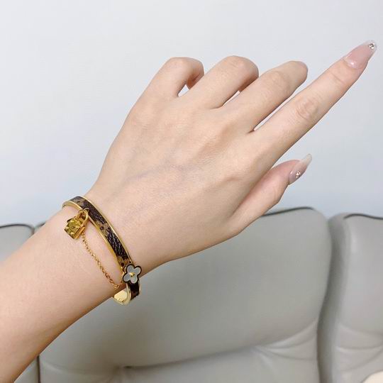 LV Bracelet 12lyh961 (5)