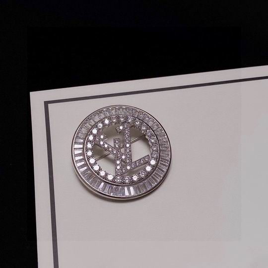 LV Brooch 12lyh17 (7)