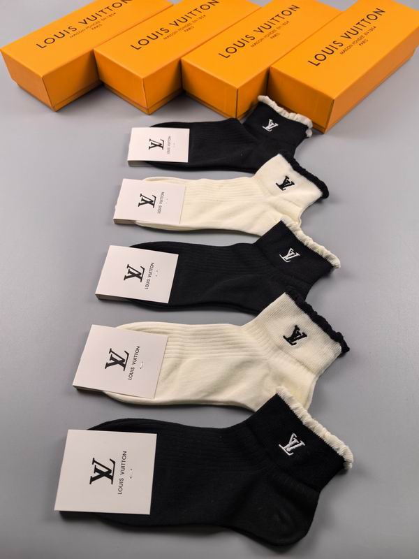 LV Socks 16 (9)
