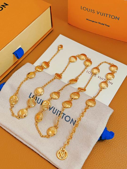 LV Suits 12lyh131 (2)