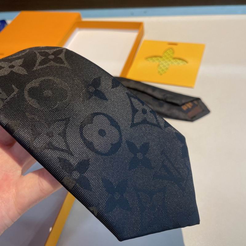 LV Tie hm (18)