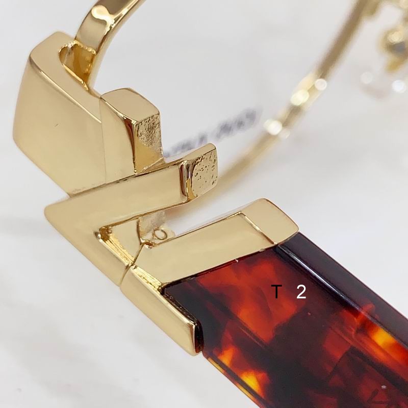 LV Z736E 58 16-140 b07