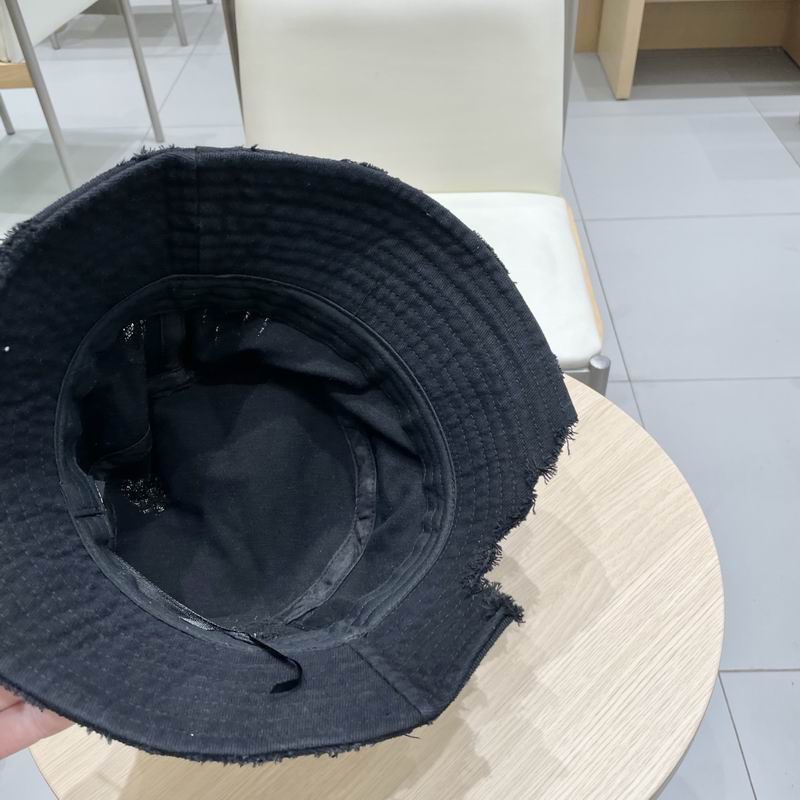 LV hat (308)