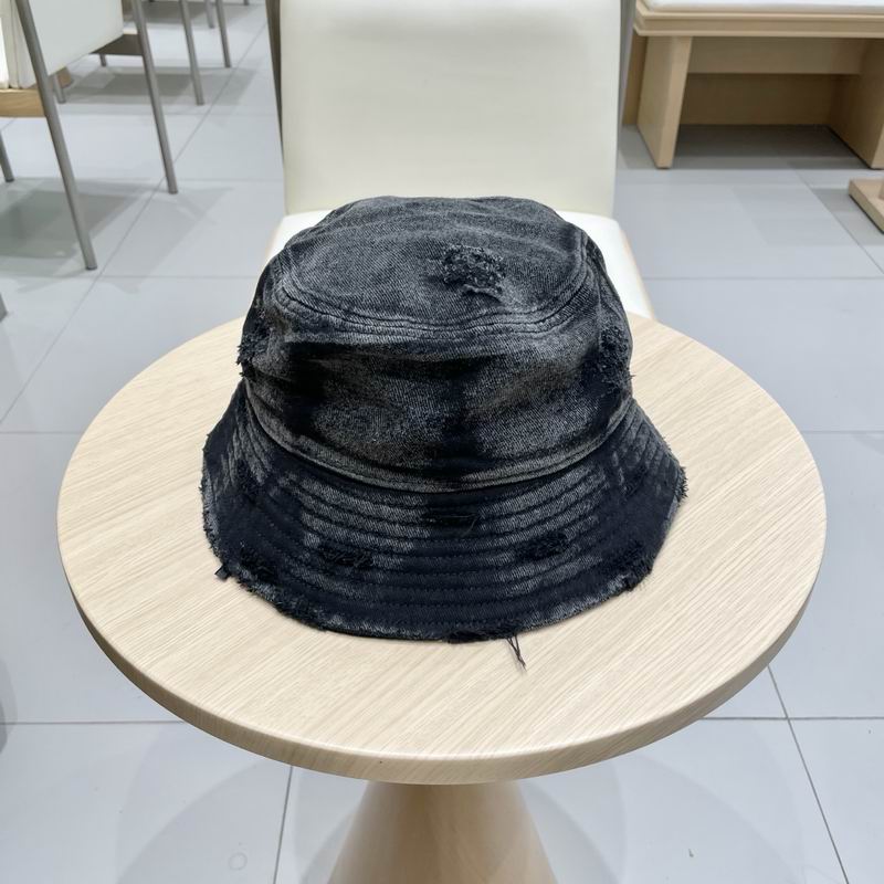 LV hat (314)