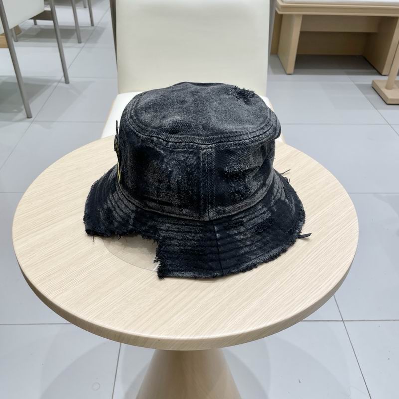 LV hat (315)