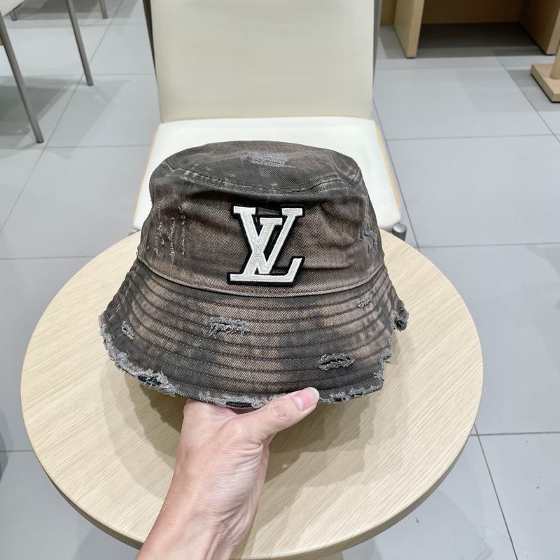 LV hat (320)