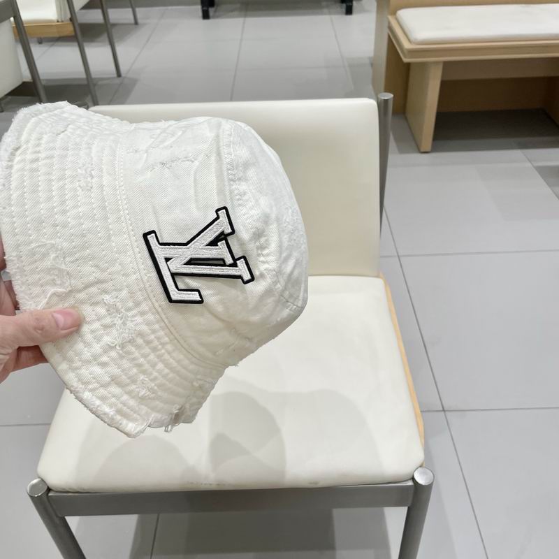 LV hat (329)