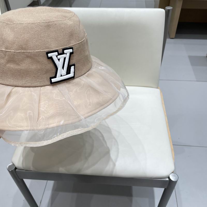 LV hat 30 (20)