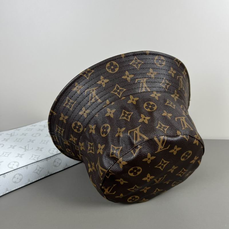 LV hat dx (23)