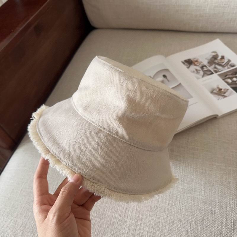 LV hat dx (62)