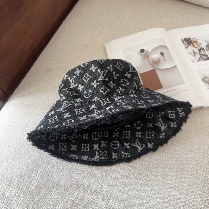 LV hat dx (65)