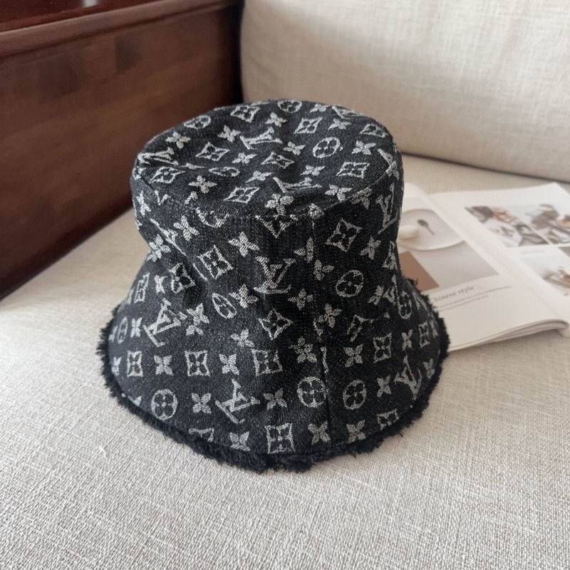LV hat dx (66)