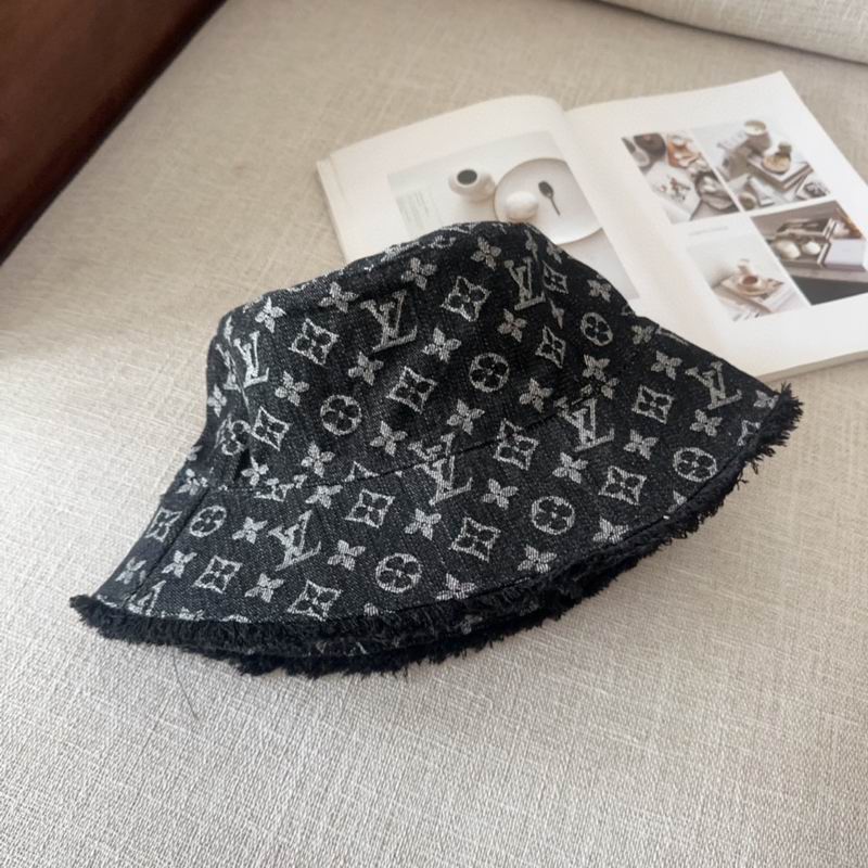 LV hat dx (69)