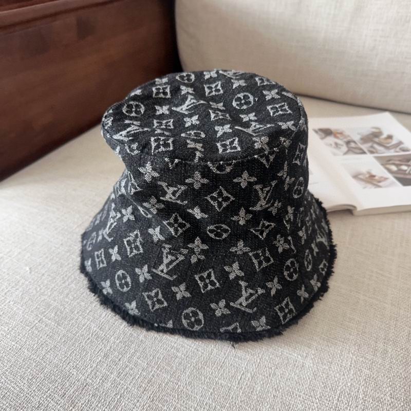 LV hat dx (70)