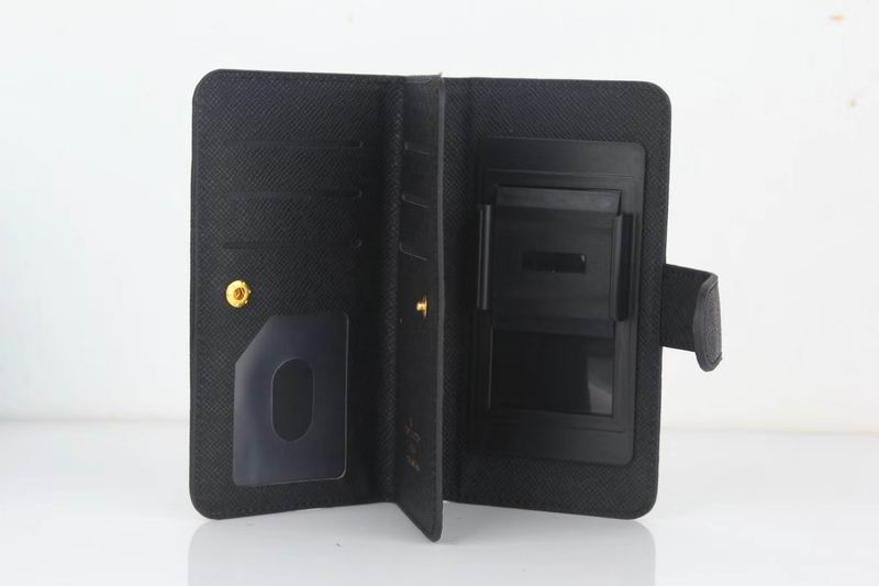 LV iphone shell 24 (3)