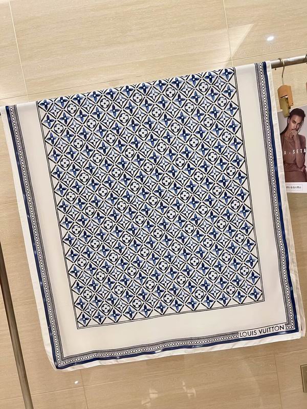 LV silk scarf 180X90cm E12 (3)
