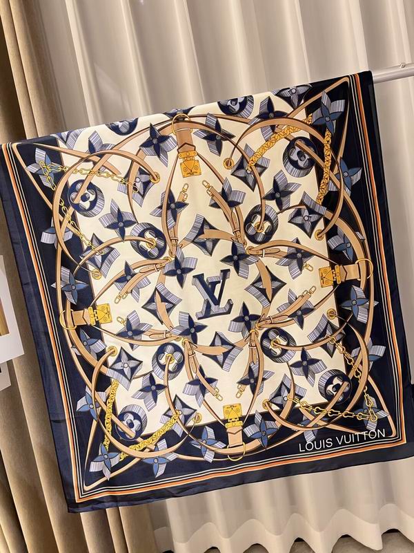 LV silk scarf 180X90cm E14 (5)
