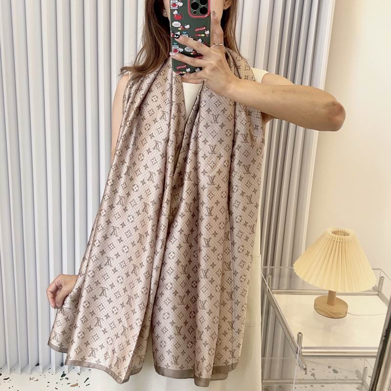 LV silk scarf 90-180cm E56 (17)