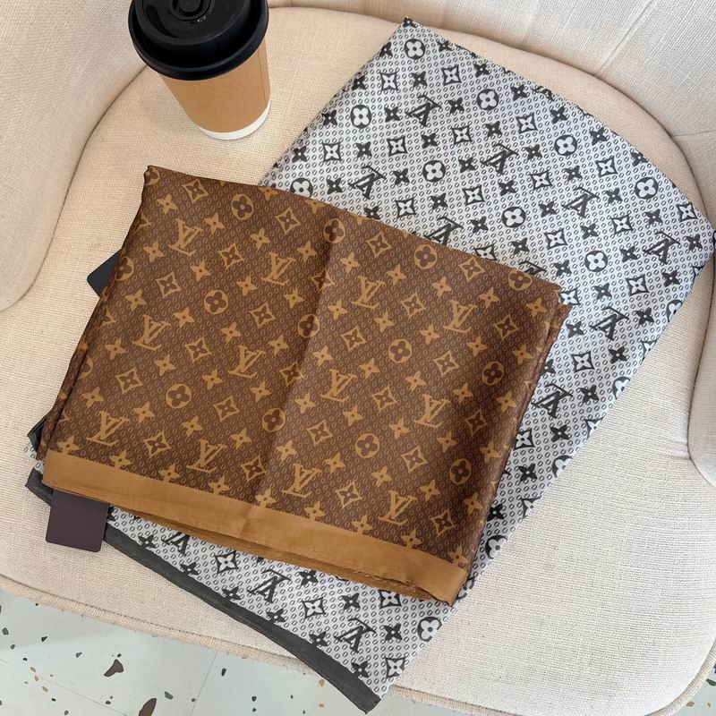 LV silk scarf 90-180cm E56 (2)