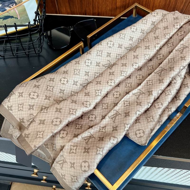 LV silk scarf 90-180cm E56 (20)