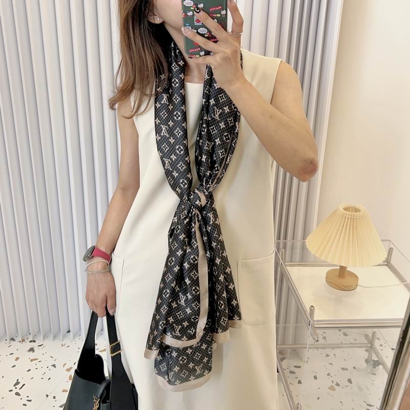 LV silk scarf 90-180cm E56 (22)