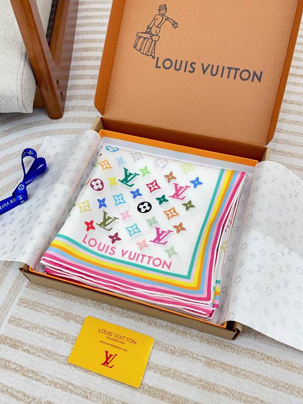 LV silk scarf 90X90cm E16 (14)