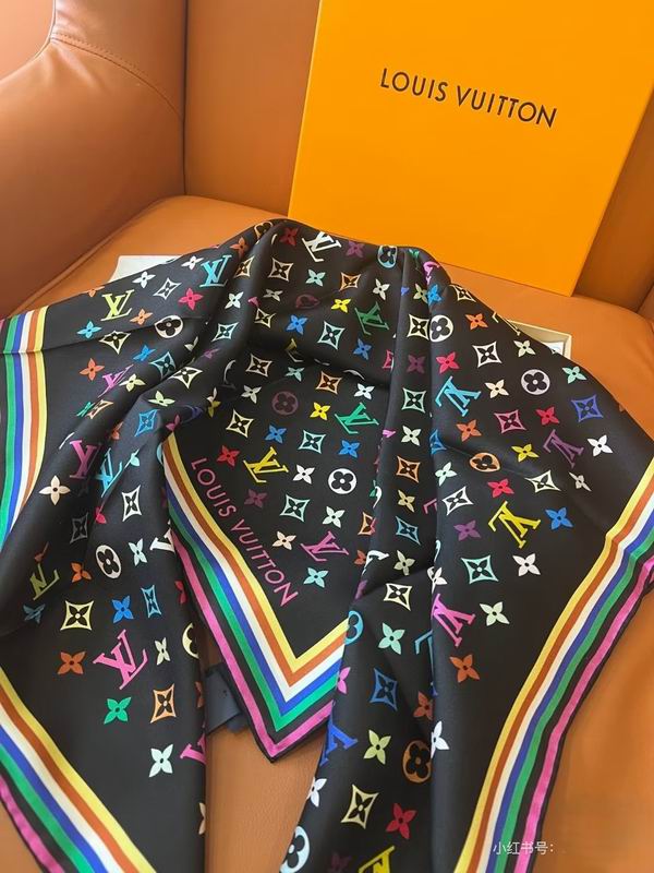LV silk scarf 90X90cm E16 (4)
