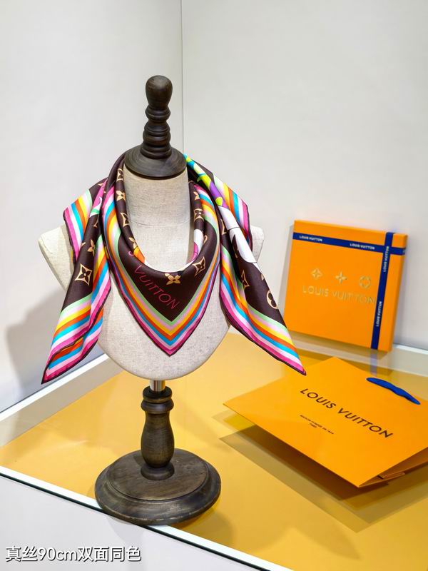 LV silk scarf 90X90cm E22 (13)