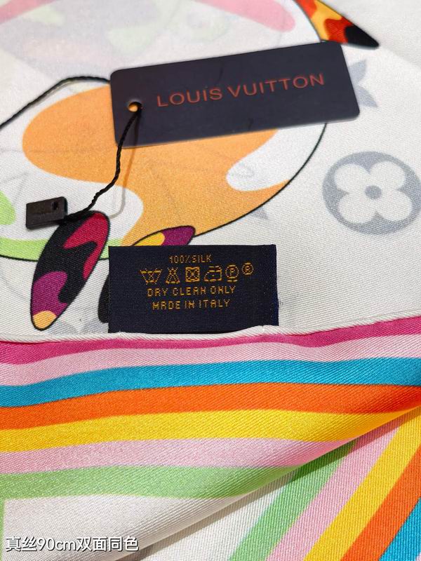 LV silk scarf 90X90cm E22 (4)