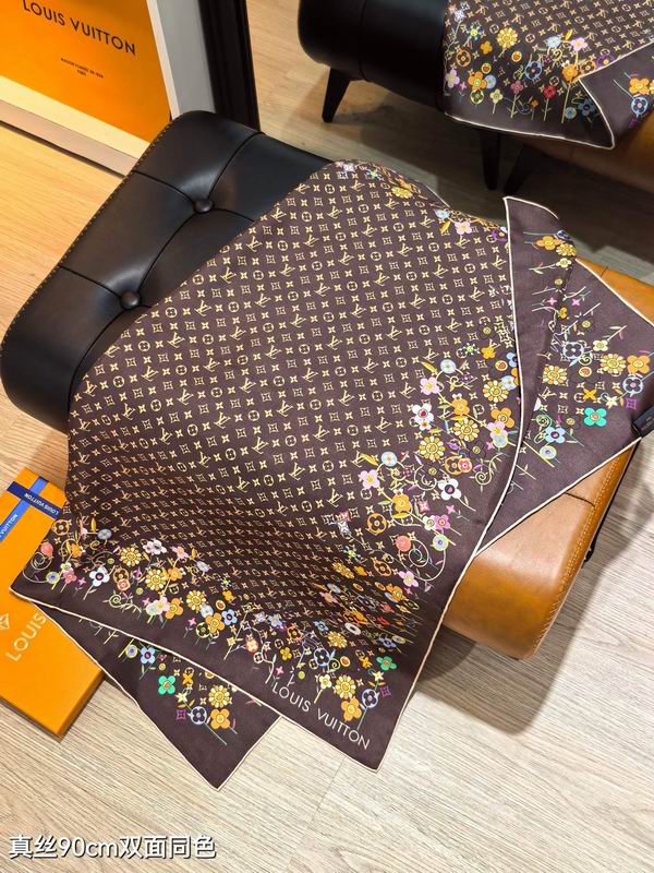 LV silk scarf 90X90cm E23 (8)