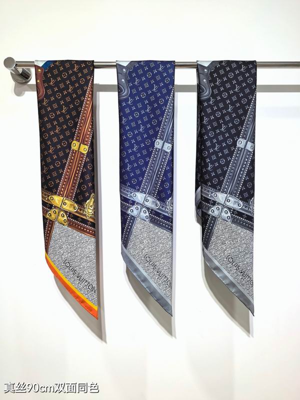 LV silk scarf 90X90cm E51 (1)
