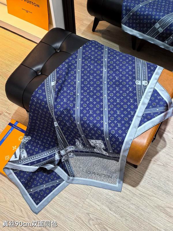 LV silk scarf 90X90cm E51 (25)