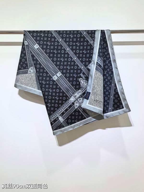 LV silk scarf 90X90cm E51 (3)
