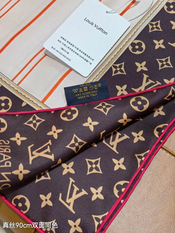 LV silk scarf 90X90cm E74 (4)