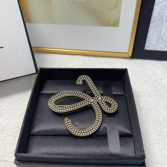 Loewe brooch 11lyh31 (3)