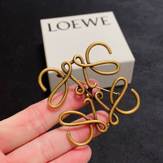 Loewe brooch 12lyh32 (6)