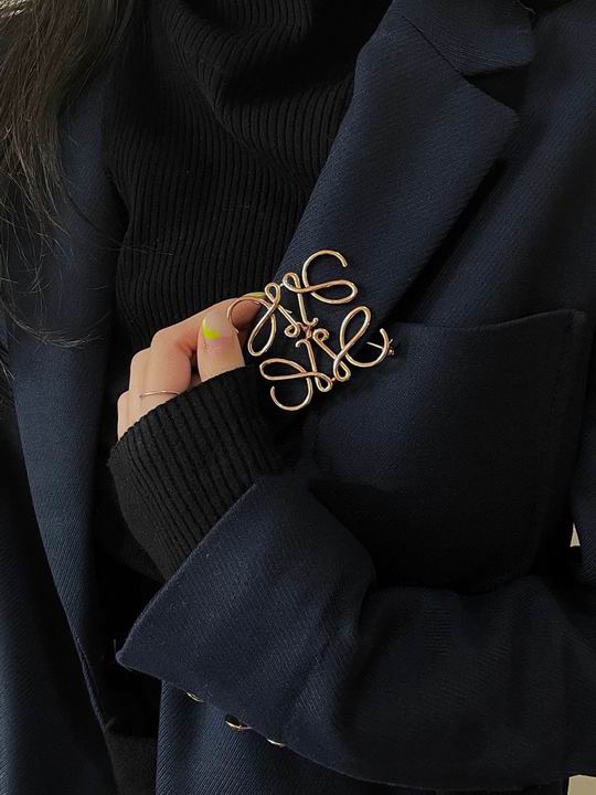 Loewe brooch 12lyh32 (7)