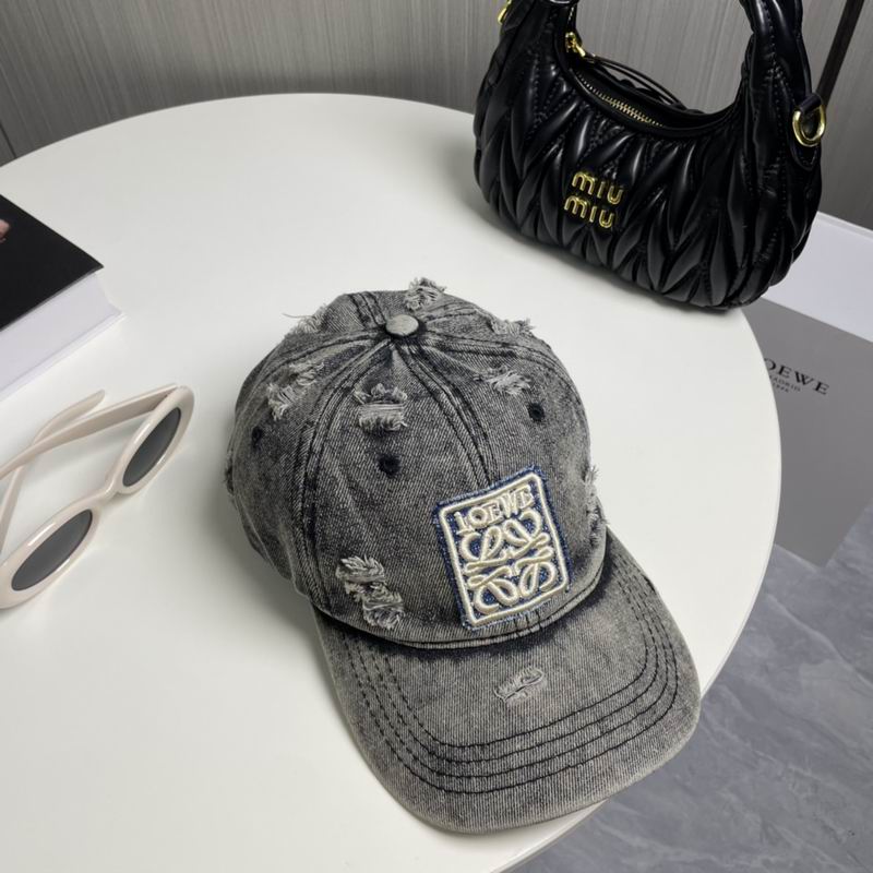 Loewe cap dx (135)